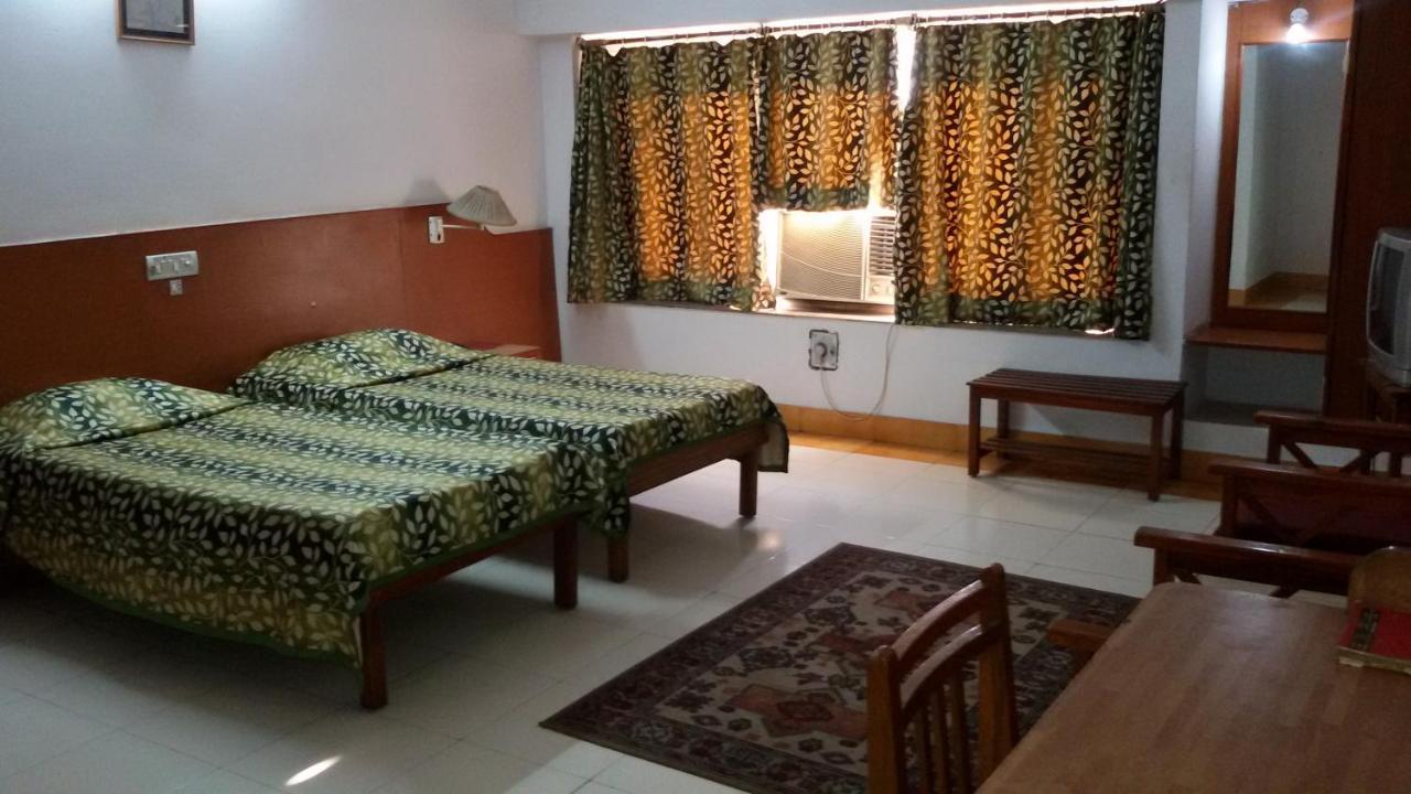 בהופאל Hotel Tapti Saral מראה חיצוני תמונה
