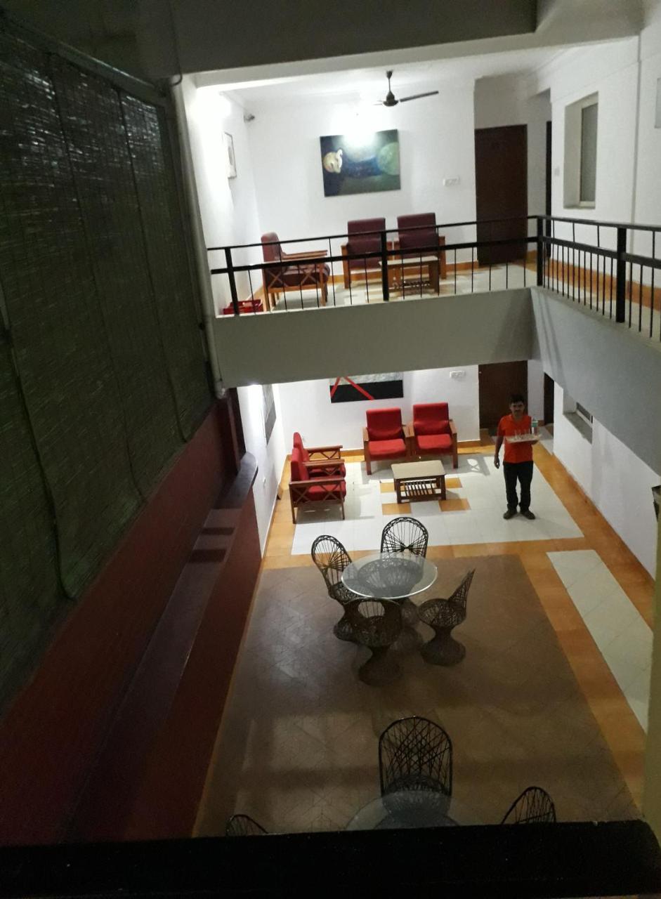 בהופאל Hotel Tapti Saral מראה חיצוני תמונה