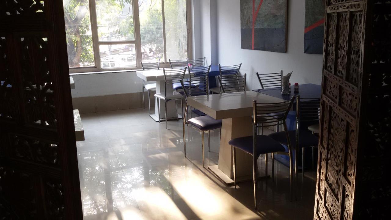 בהופאל Hotel Tapti Saral מראה חיצוני תמונה